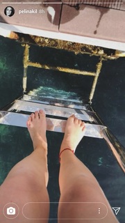 Pelin Akil feet photo thumbnail