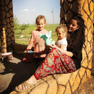 Pelin Akil feet photo thumbnail