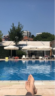 Pelin Akil feet photo thumbnail