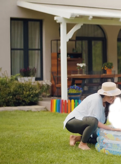 Pelin Akil feet photo thumbnail