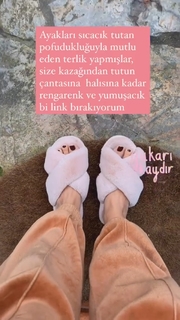 Pelin Akil feet photo thumbnail