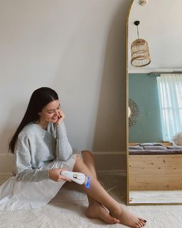 Pelin Akil feet photo thumbnail