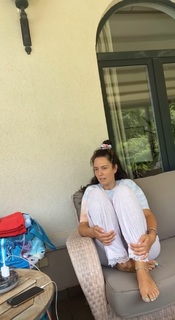 Pelin Akil feet photo thumbnail