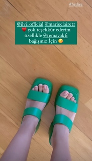 Pelin Akil feet photo thumbnail