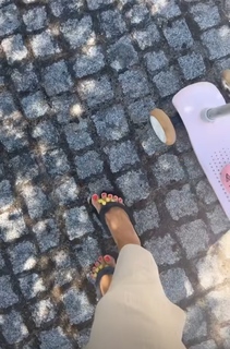 Pelin Akil feet photo thumbnail