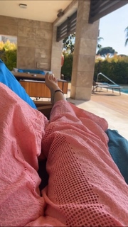 Pelin Akil feet photo thumbnail