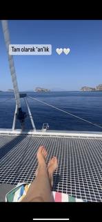 Pelin Akil feet photo thumbnail