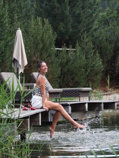 Pelin Akil feet photo thumbnail