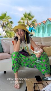 Pelin Akil feet photo 1