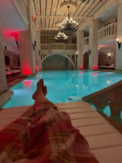 Pelin Akil feet photo 1