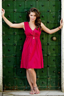 Pelin Karahan feet photo thumbnail