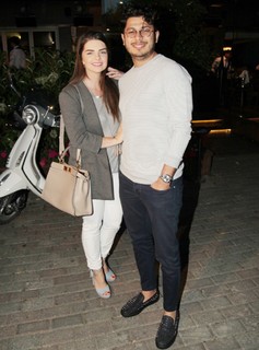 Pelin Karahan feet photo thumbnail