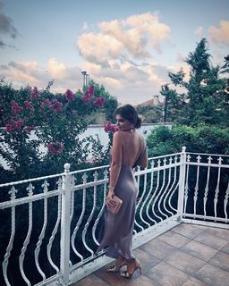 Pelin Karahan feet photo thumbnail