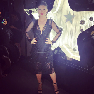 Pelin Karahan feet photo thumbnail