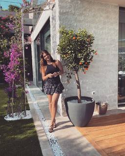 Pelin Karahan feet photo thumbnail