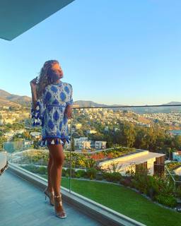 Pelin Karahan feet photo thumbnail
