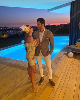 Pelin Karahan feet photo thumbnail
