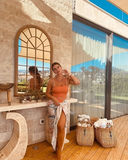 Pelin Karahan feet photo thumbnail