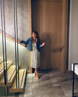 Pelin Karahan feet photo thumbnail