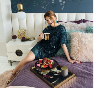 Pelin Karahan feet photo thumbnail