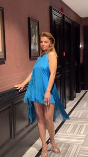 Pelin Karahan feet photo thumbnail