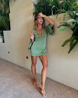 Pelin Karahan feet photo thumbnail