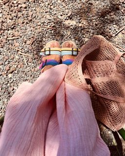 Pelin Karahan feet photo thumbnail