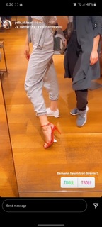 Pelin Uluksar feet photo 3