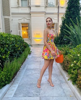 Pelin Uluksar feet photo 17