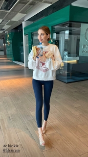 Pelin Uluksar feet photo 4