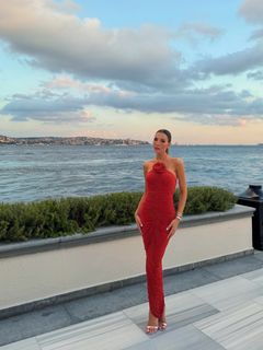 Pelin Uluksar feet photo 4