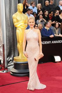 Penelope Ann Miller feet photo thumbnail