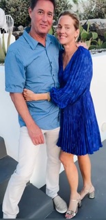 Penelope Ann Miller feet photo thumbnail