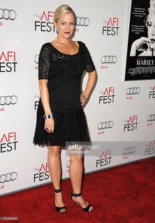 Penelope Ann Miller feet photo thumbnail