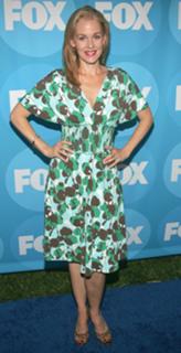 Penelope Ann Miller feet photo thumbnail