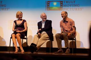 Penelope Ann Miller feet photo thumbnail