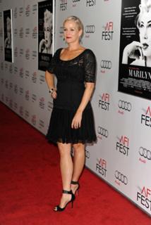 Penelope Ann Miller feet photo thumbnail