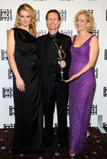 Penelope Ann Miller feet photo thumbnail