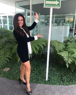 Penelope Menchaca feet photo thumbnail