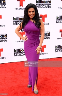 Penelope Menchaca feet photo thumbnail