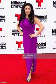 Penelope Menchaca feet photo thumbnail