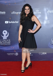 Penelope Menchaca feet photo thumbnail