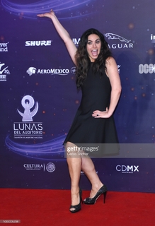 Penelope Menchaca feet photo thumbnail