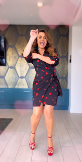 Penelope Menchaca feet photo thumbnail