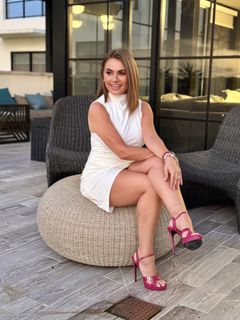 Penelope Menchaca feet photo thumbnail