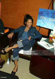 Penny Johnson feet photo 7