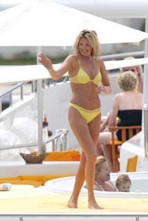 Penny Lancaster feet photo 1