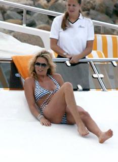 Penny Lancaster feet photo 15