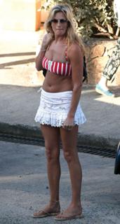 Penny Lancaster feet photo 9