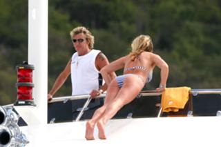 Penny Lancaster feet photo 13